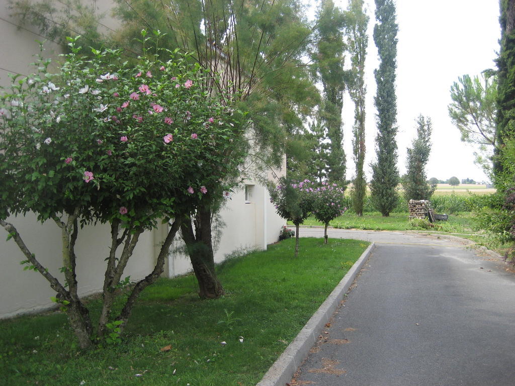 Hotel Bon Repos Barbezieux-Saint-Hilaire Exterior foto